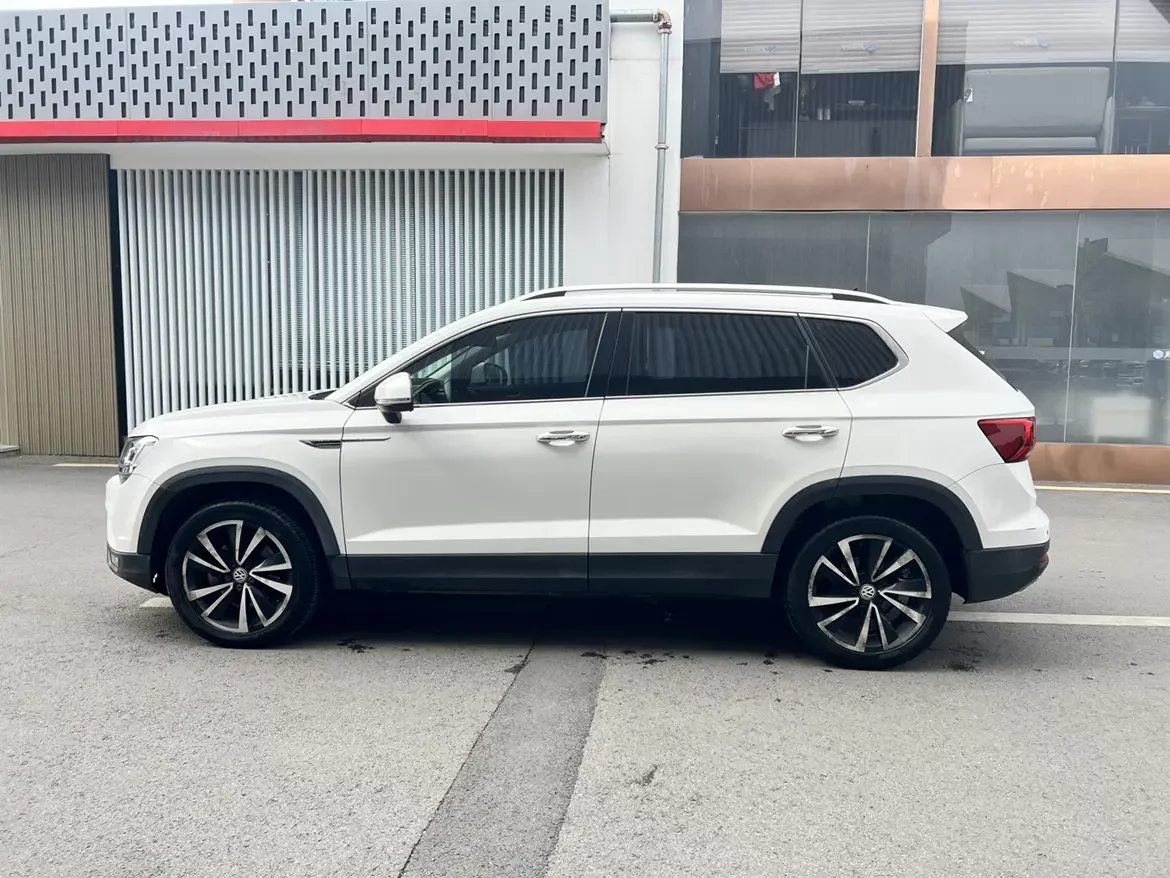 Volkswagen Tharu