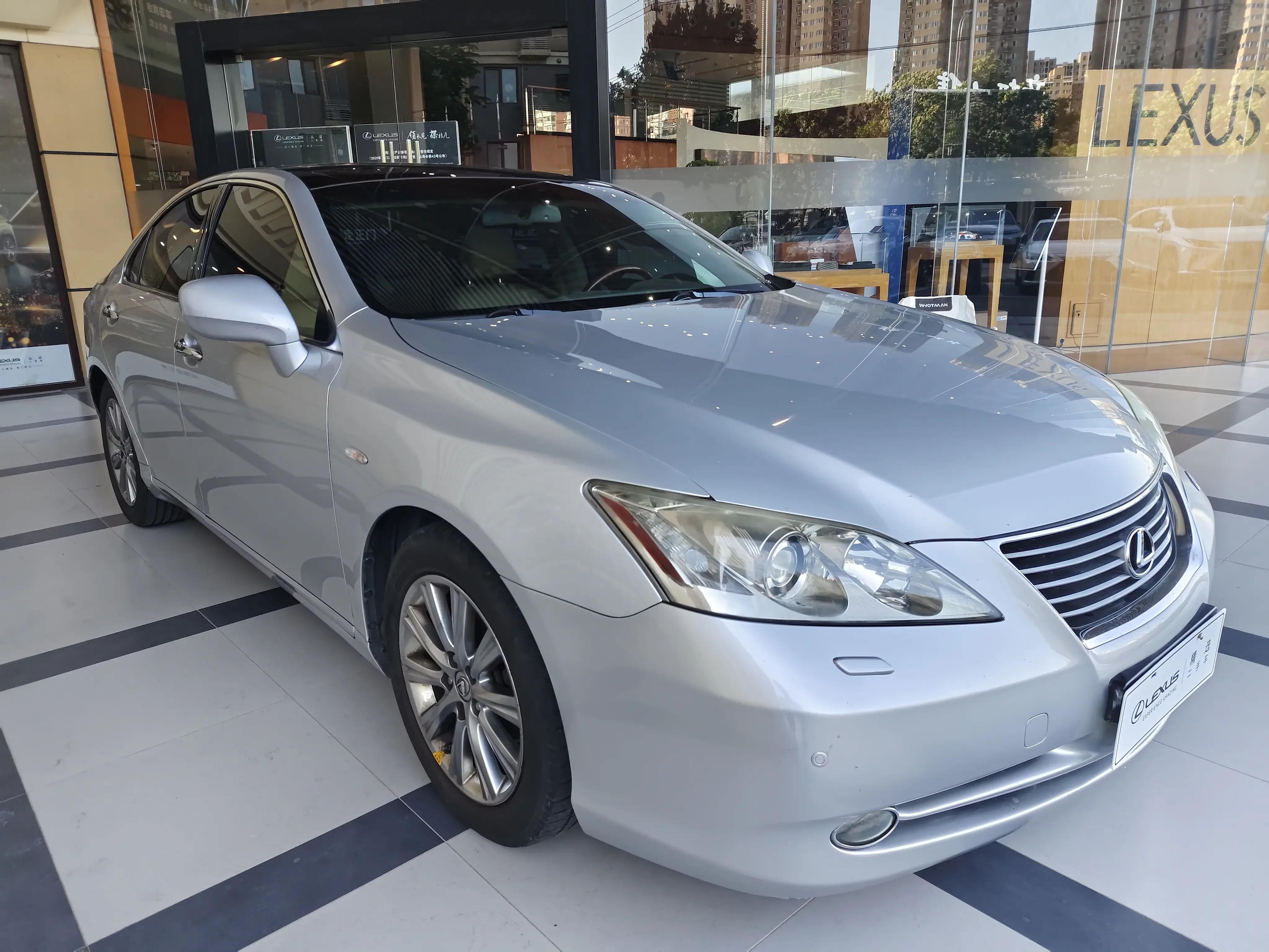 Lexus ES