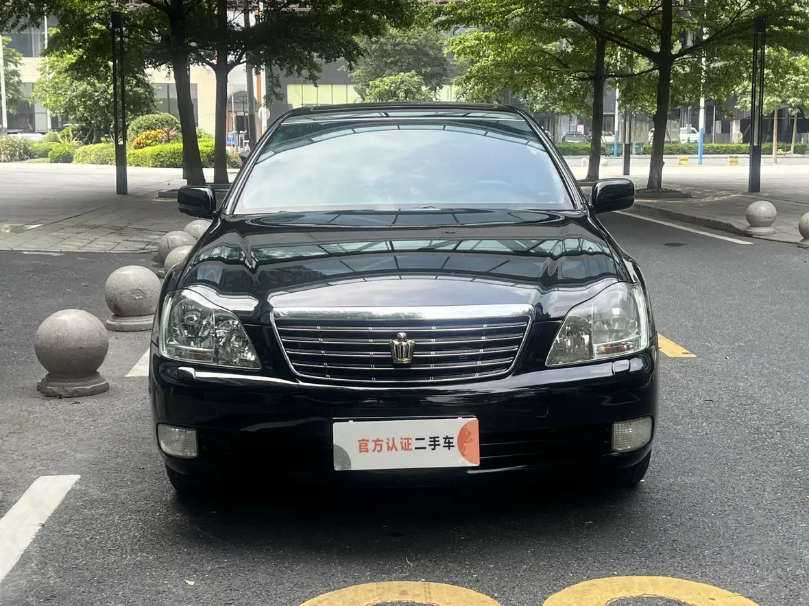 Toyota crown