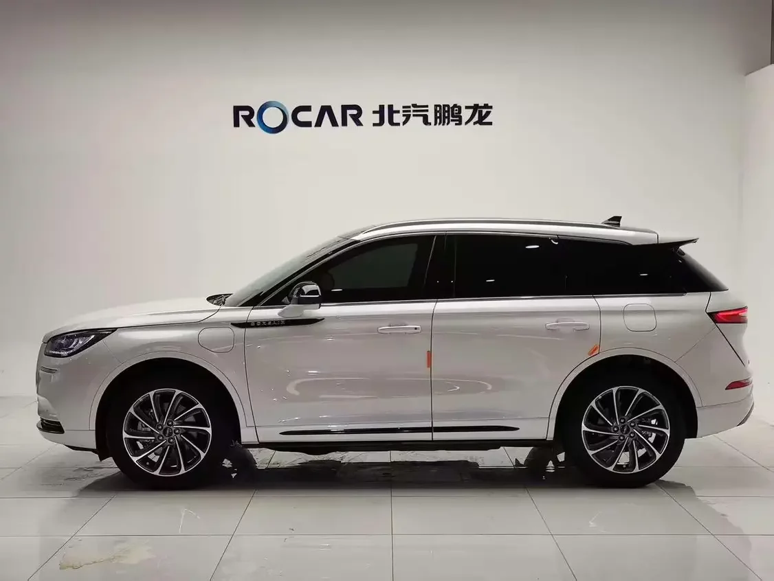 Lincoln Adventurer PHEV