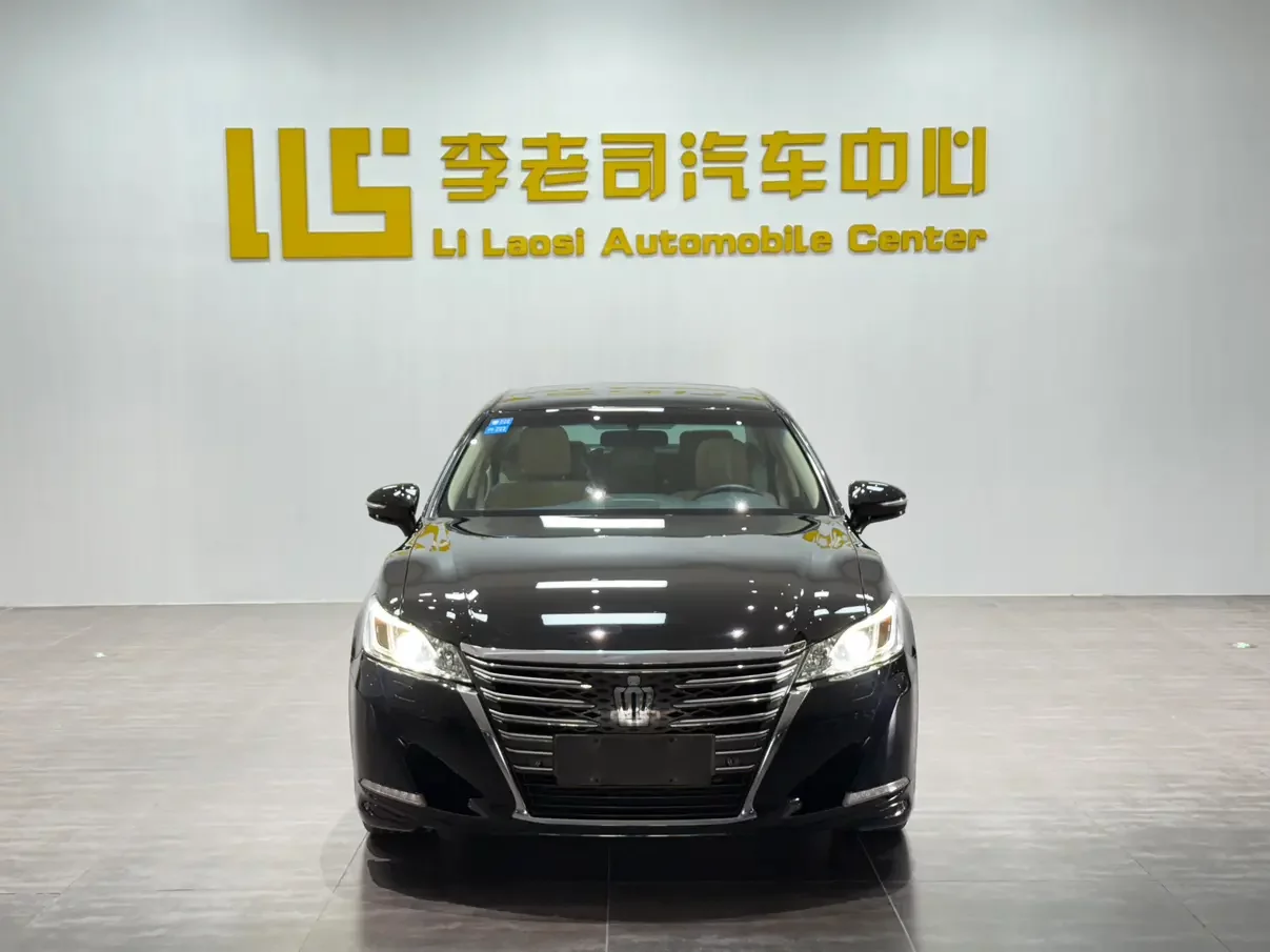 Toyota crown