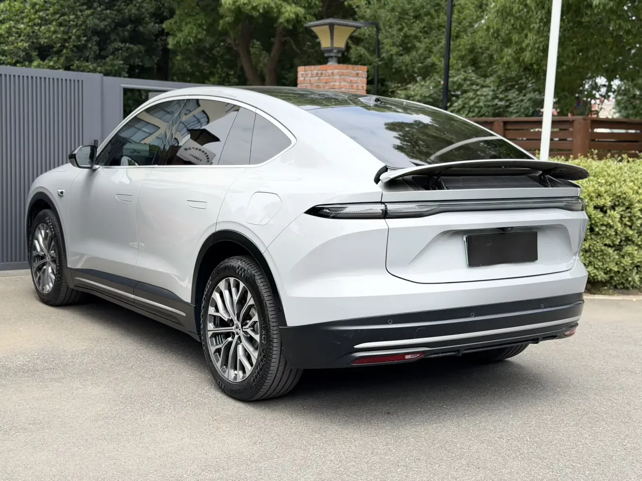 NIO EC6