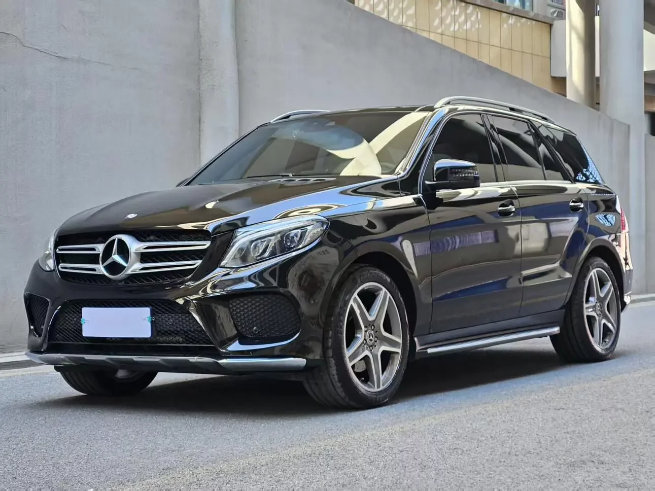 Mercedes-Benz GLE (Imported)