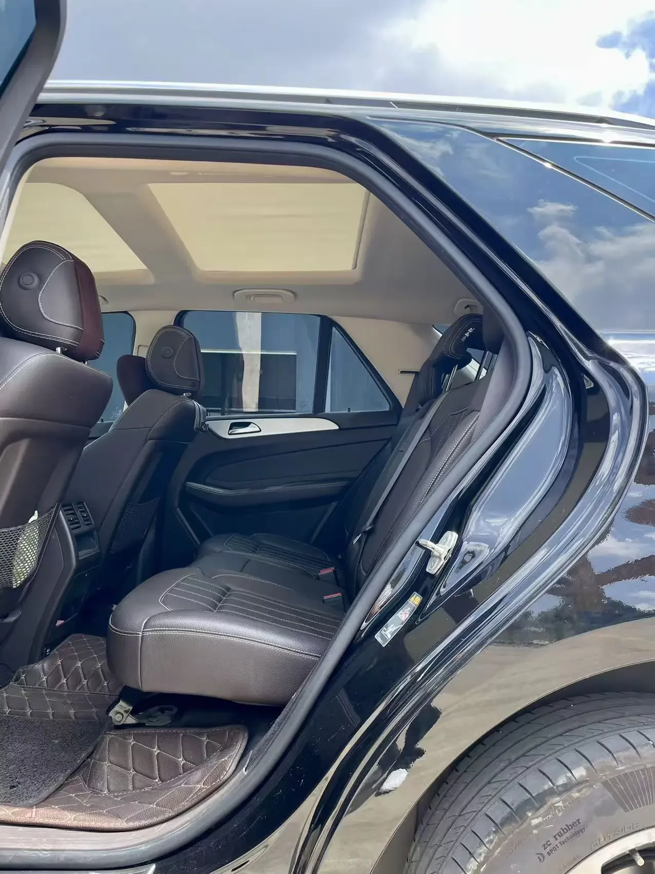Mercedes-Benz GLE (Imported)