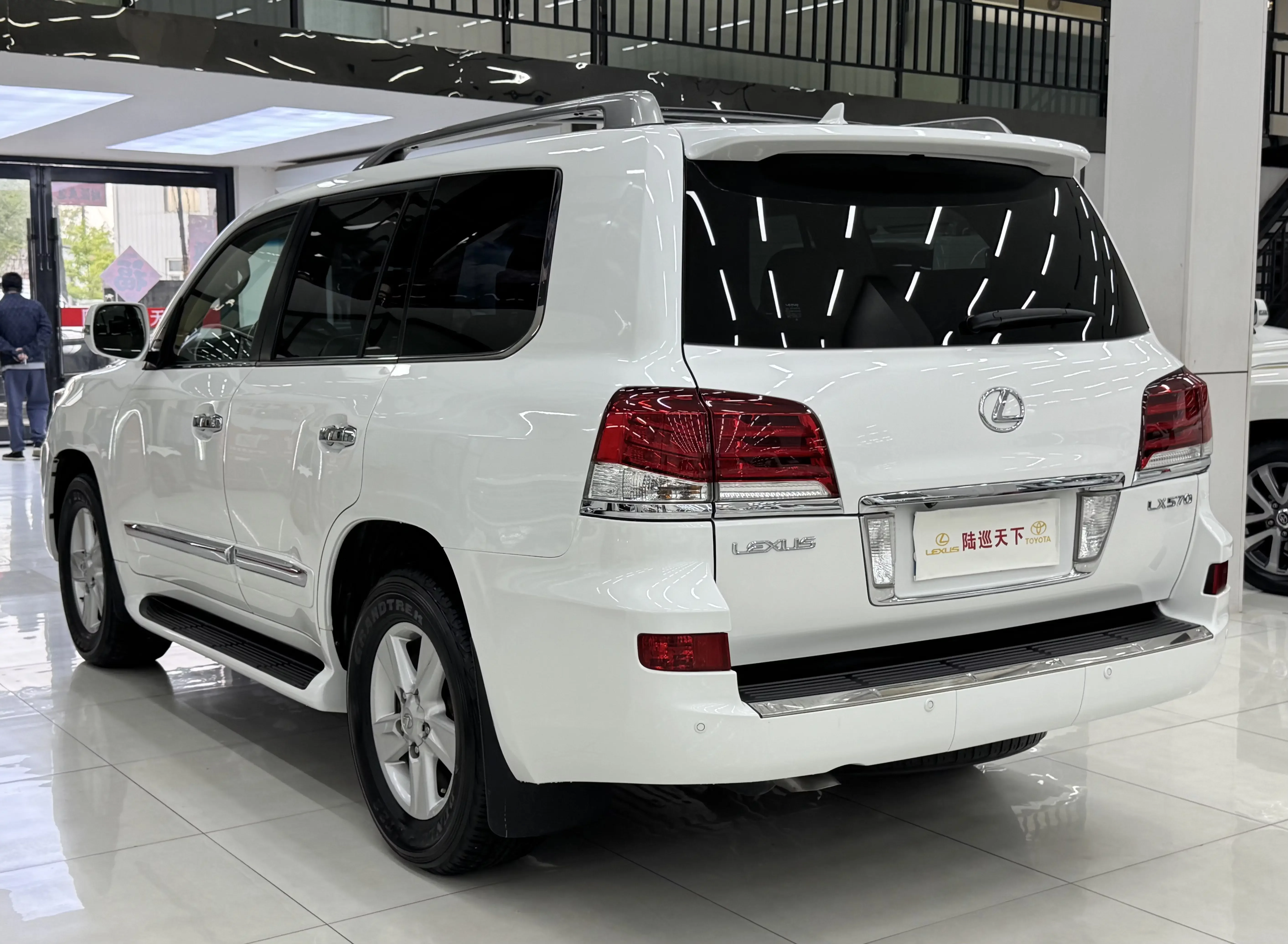 Lexus LX
