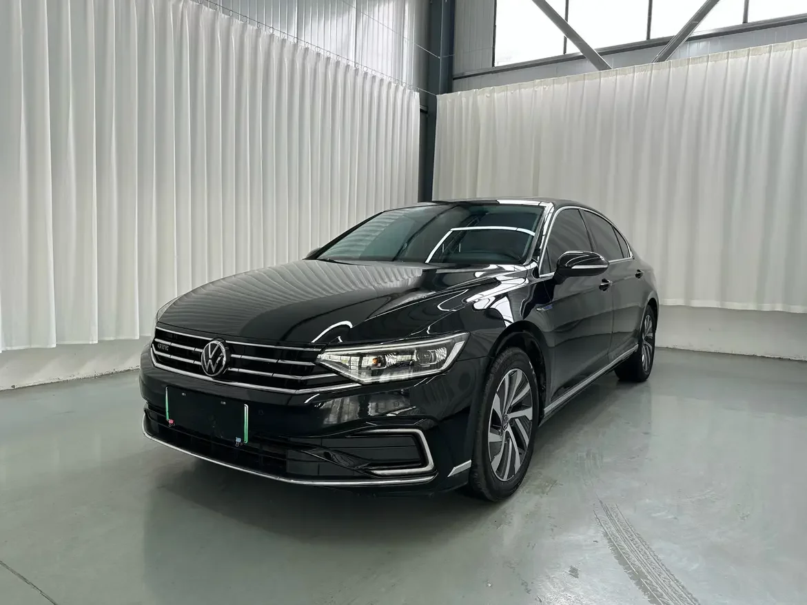 VOLKSWAGEN MAGOTAN PHEV