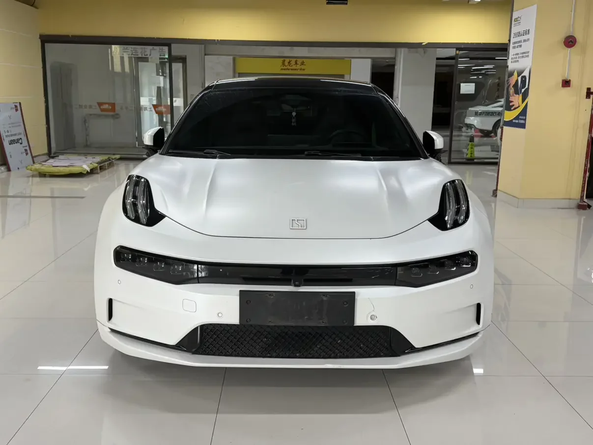 ZEEKR 001