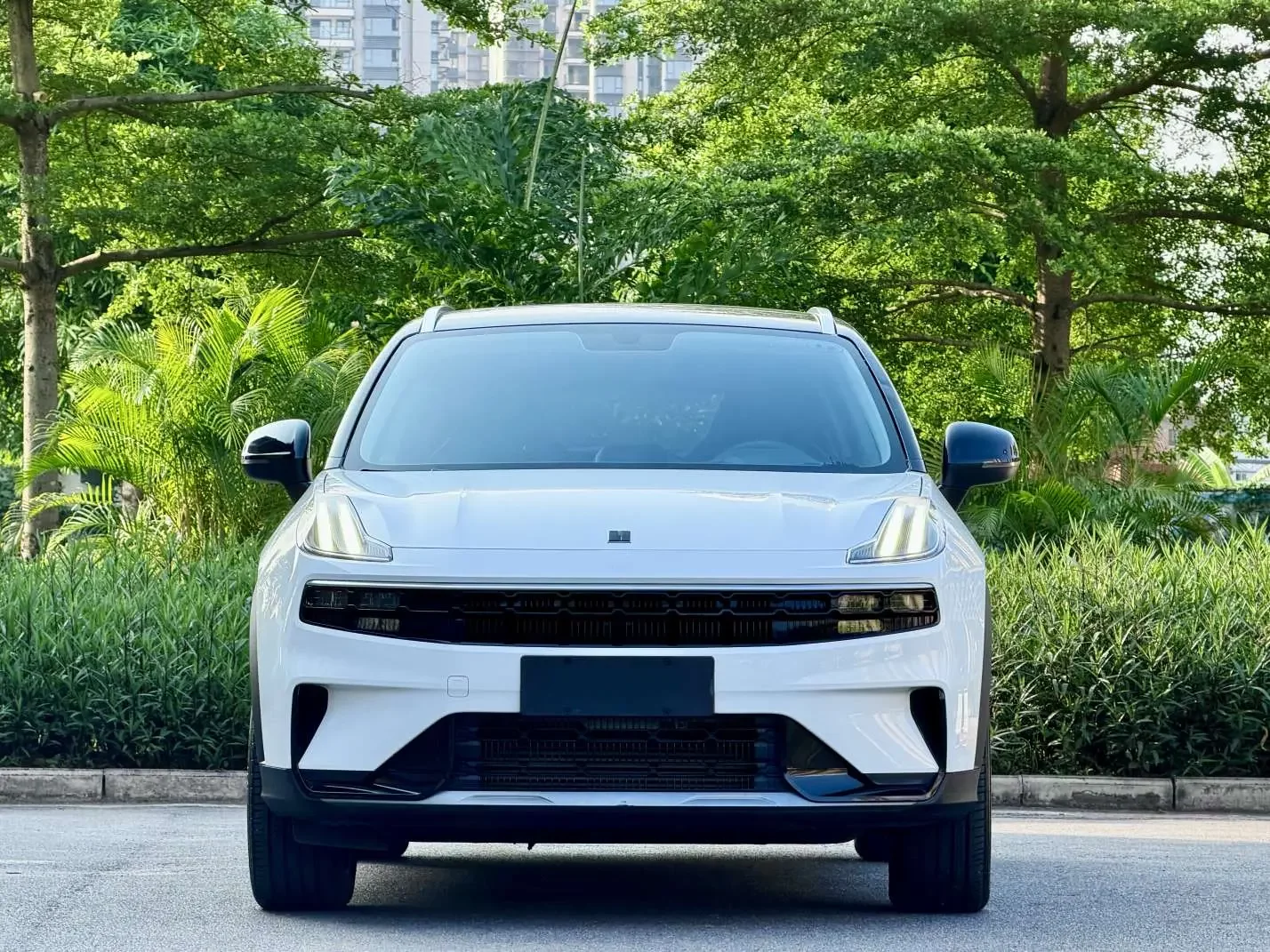 Lynk & Co 06