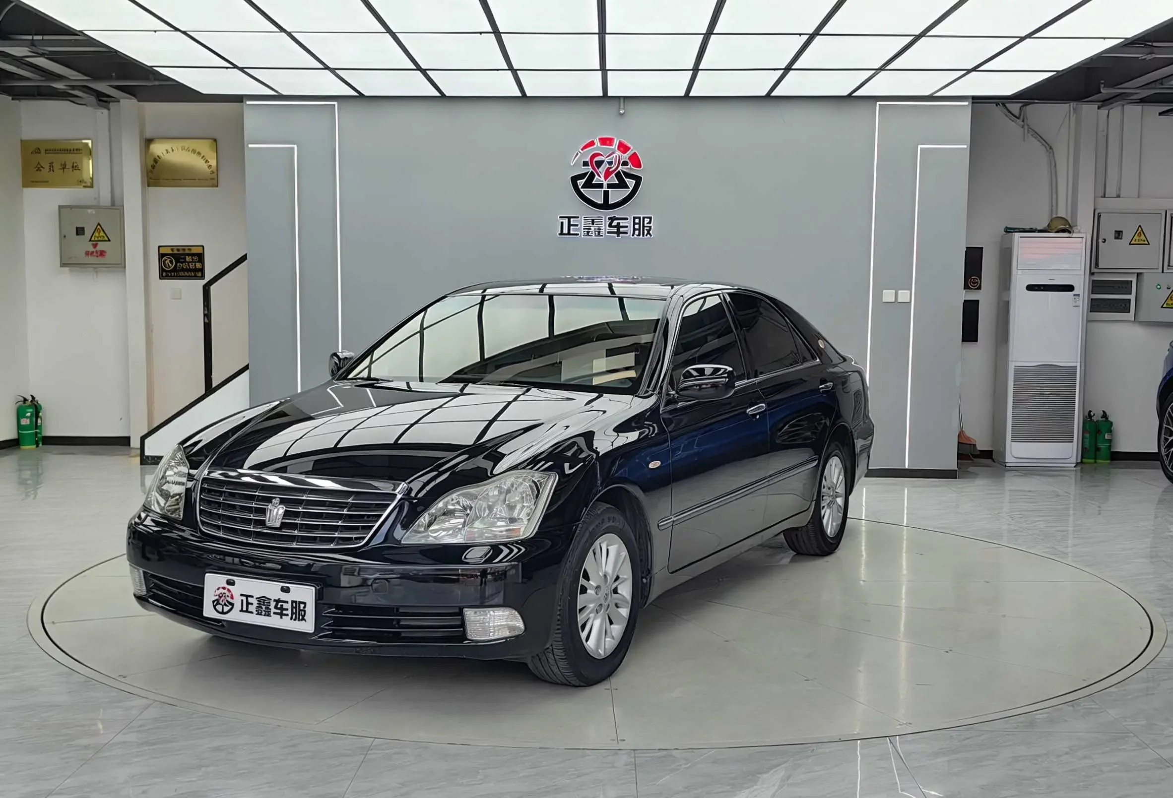 Toyota crown