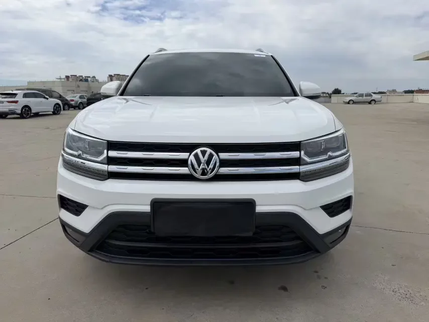 Volkswagen Tharu