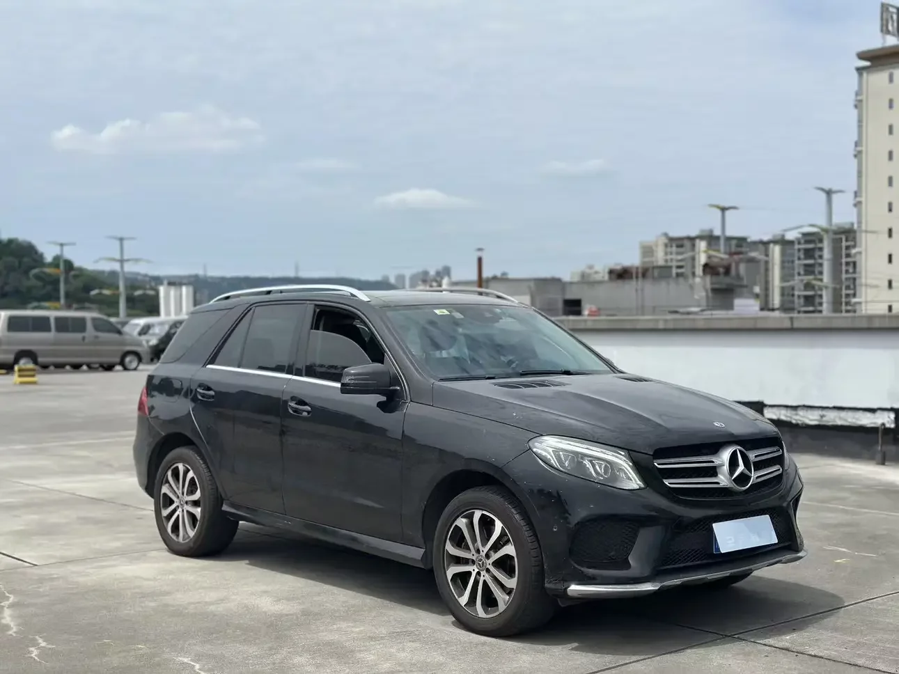 Mercedes-Benz GLE (Imported)