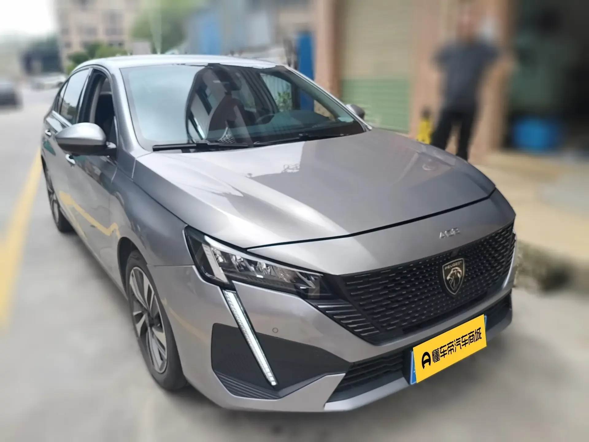 Peugeot 408