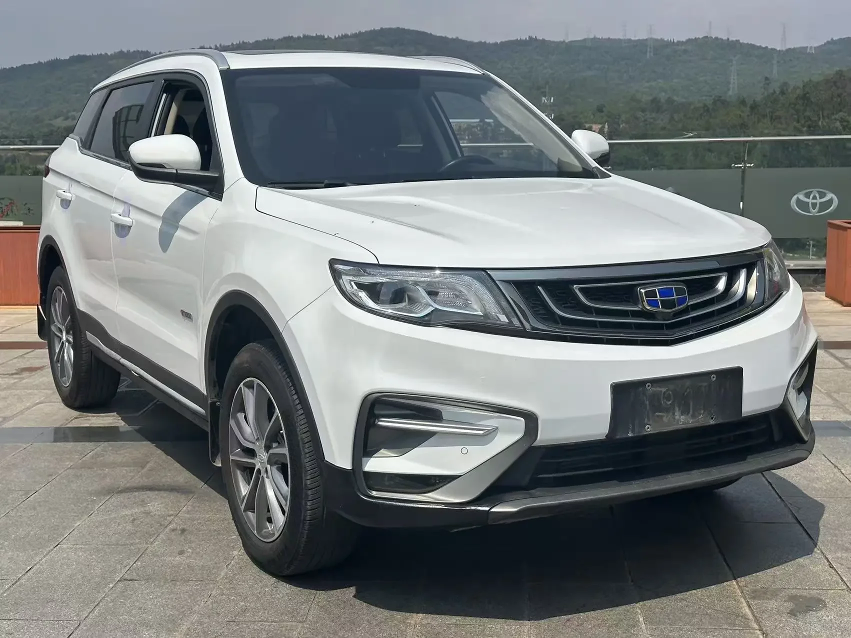 Geely Atlas