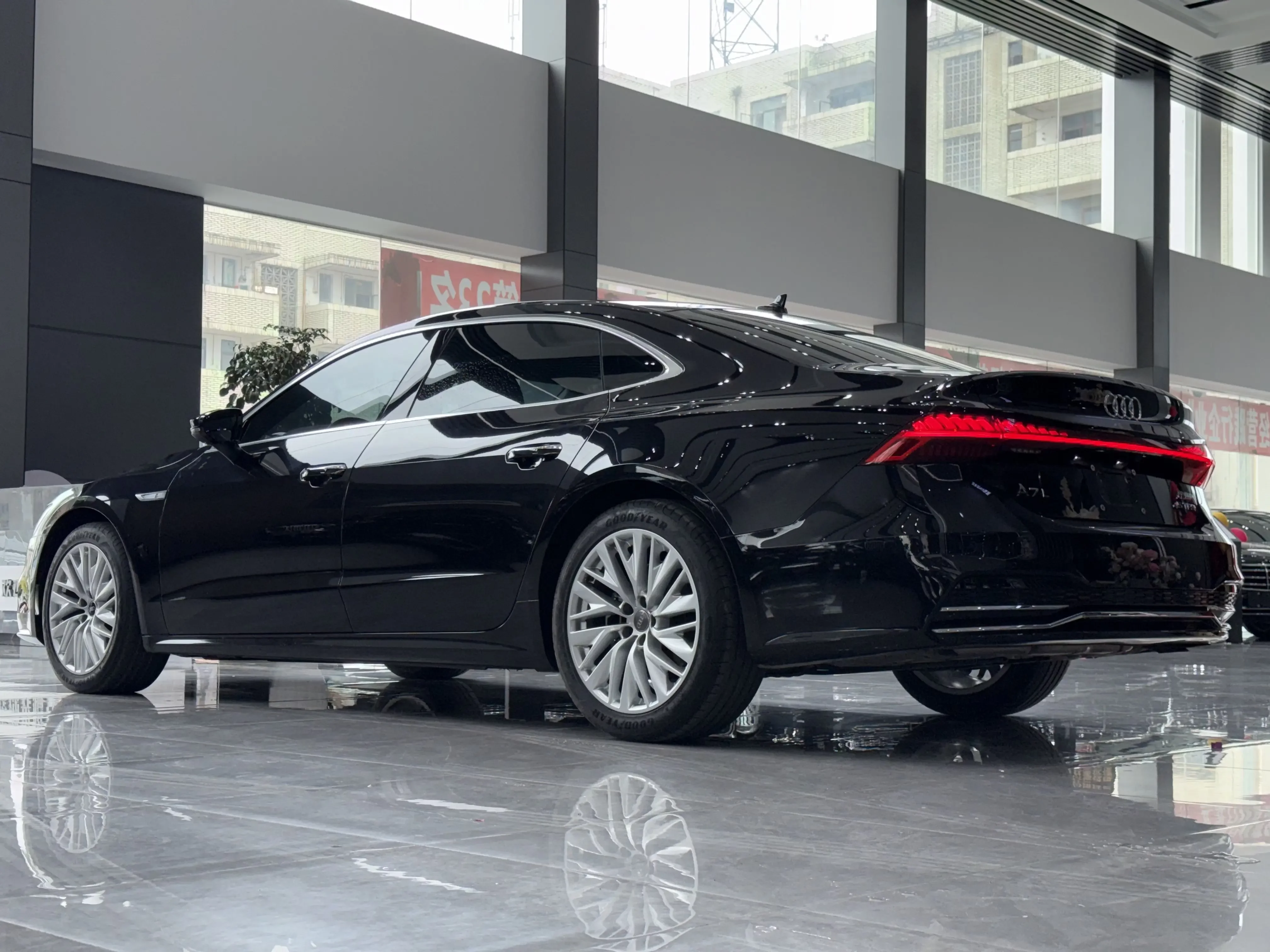 Audi A7L