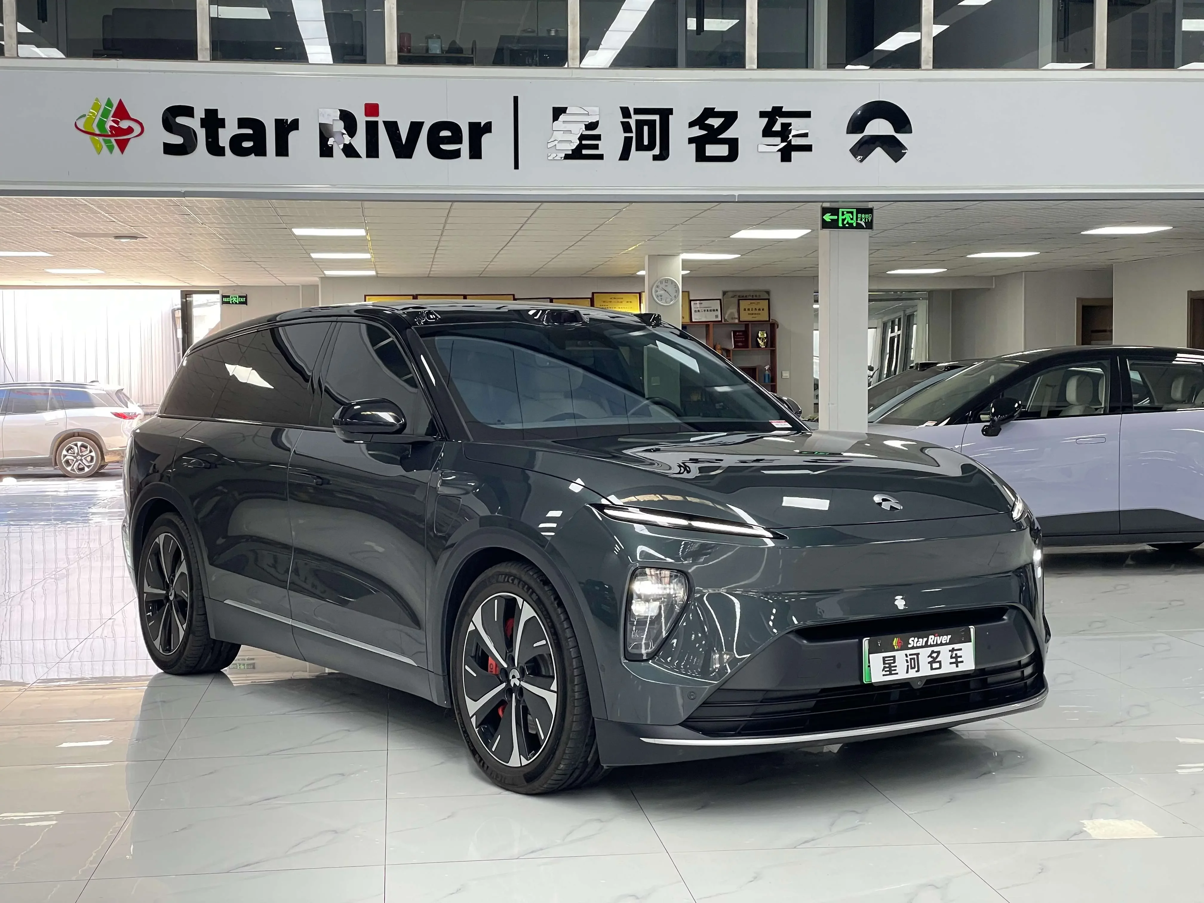 NIO ES8
