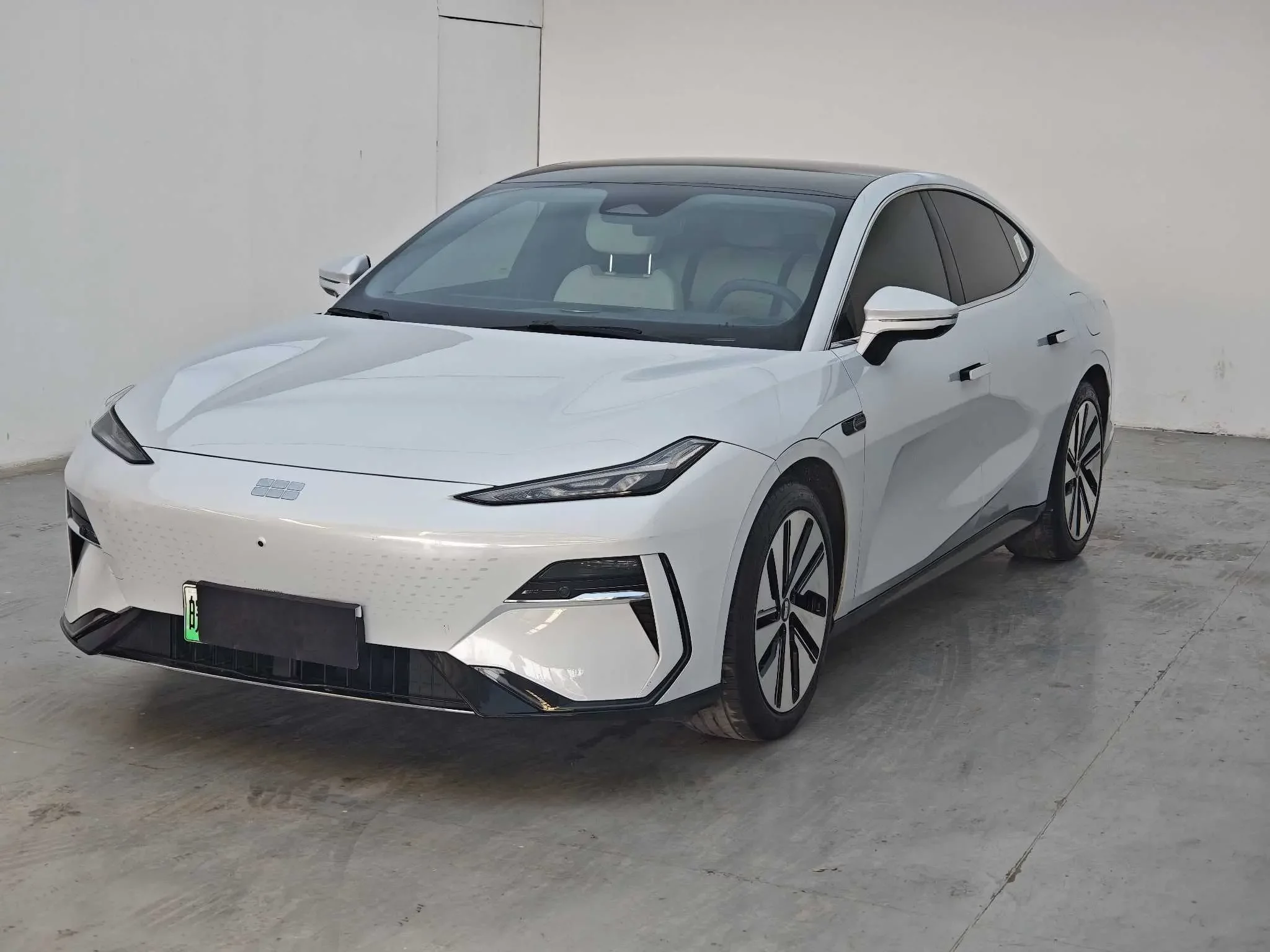 Geely Galaxy E8