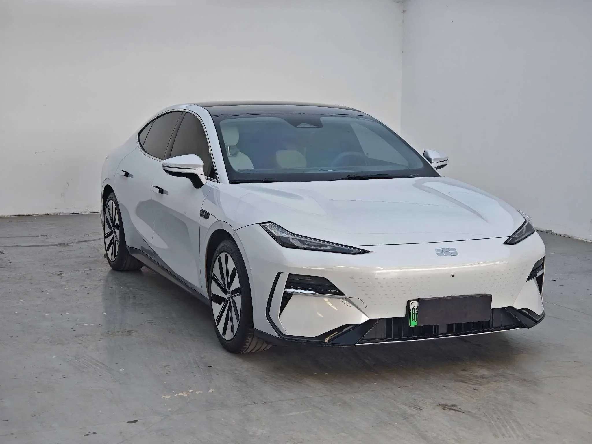 Geely Galaxy E8