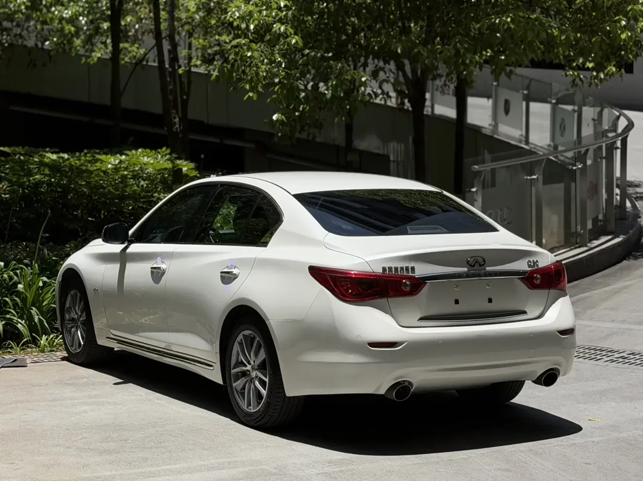 Infiniti Q50L