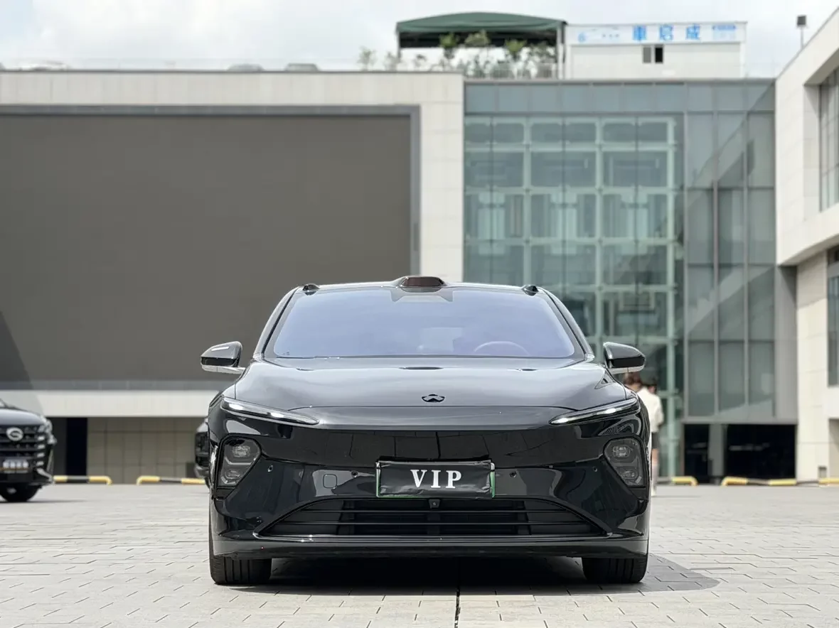 NIO ET7