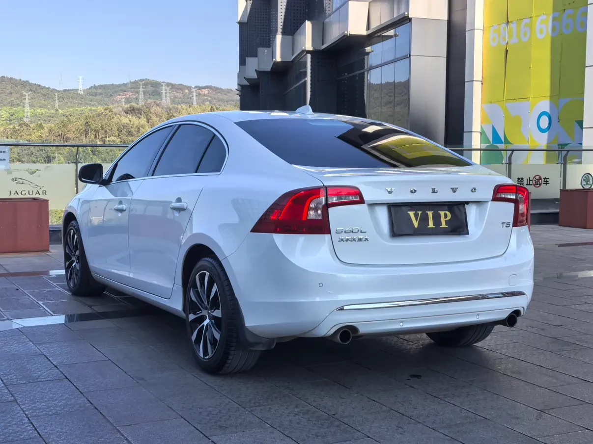 Volvo S60