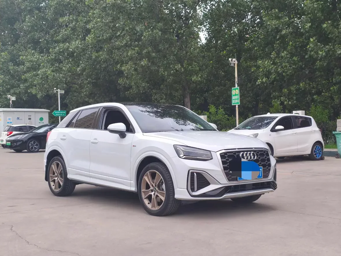 Audi Q2L