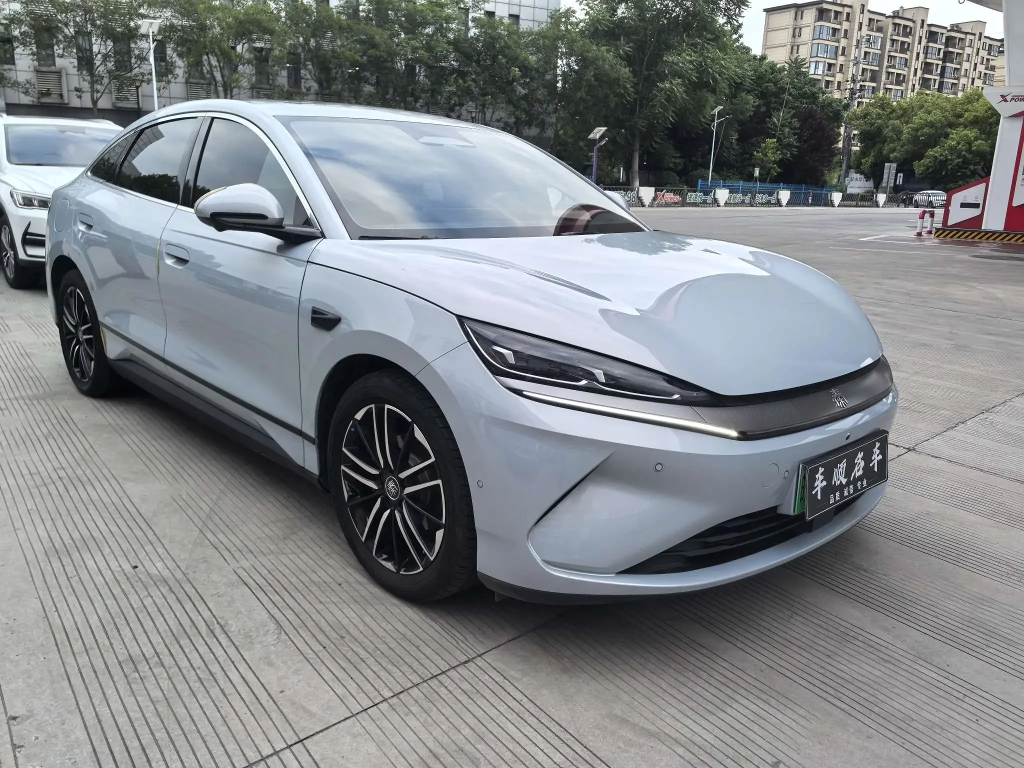BYD Qin L EV
