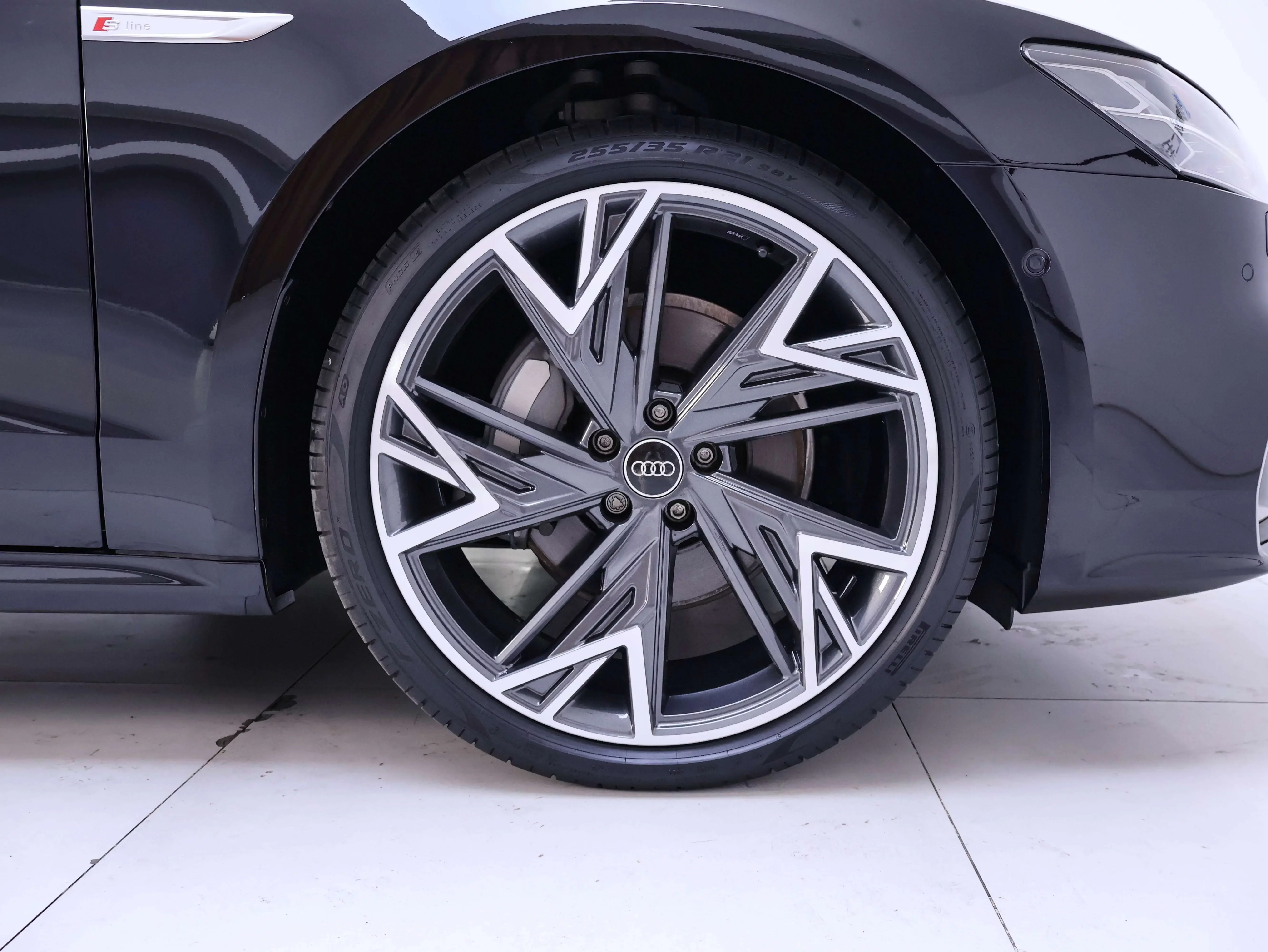 Audi A7L