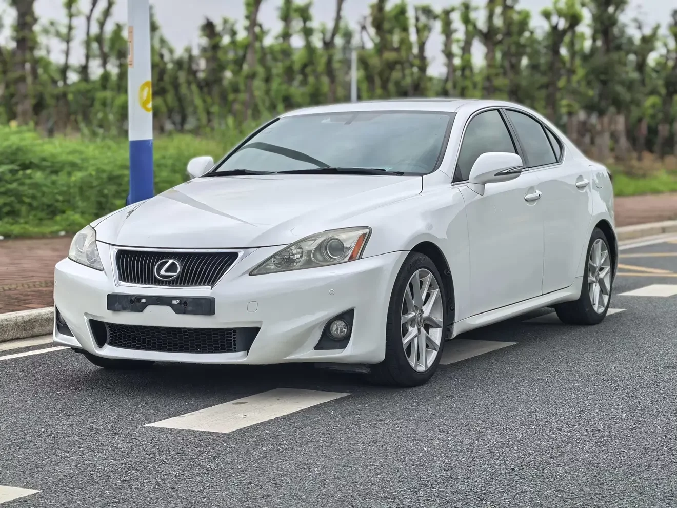Lexus IS
