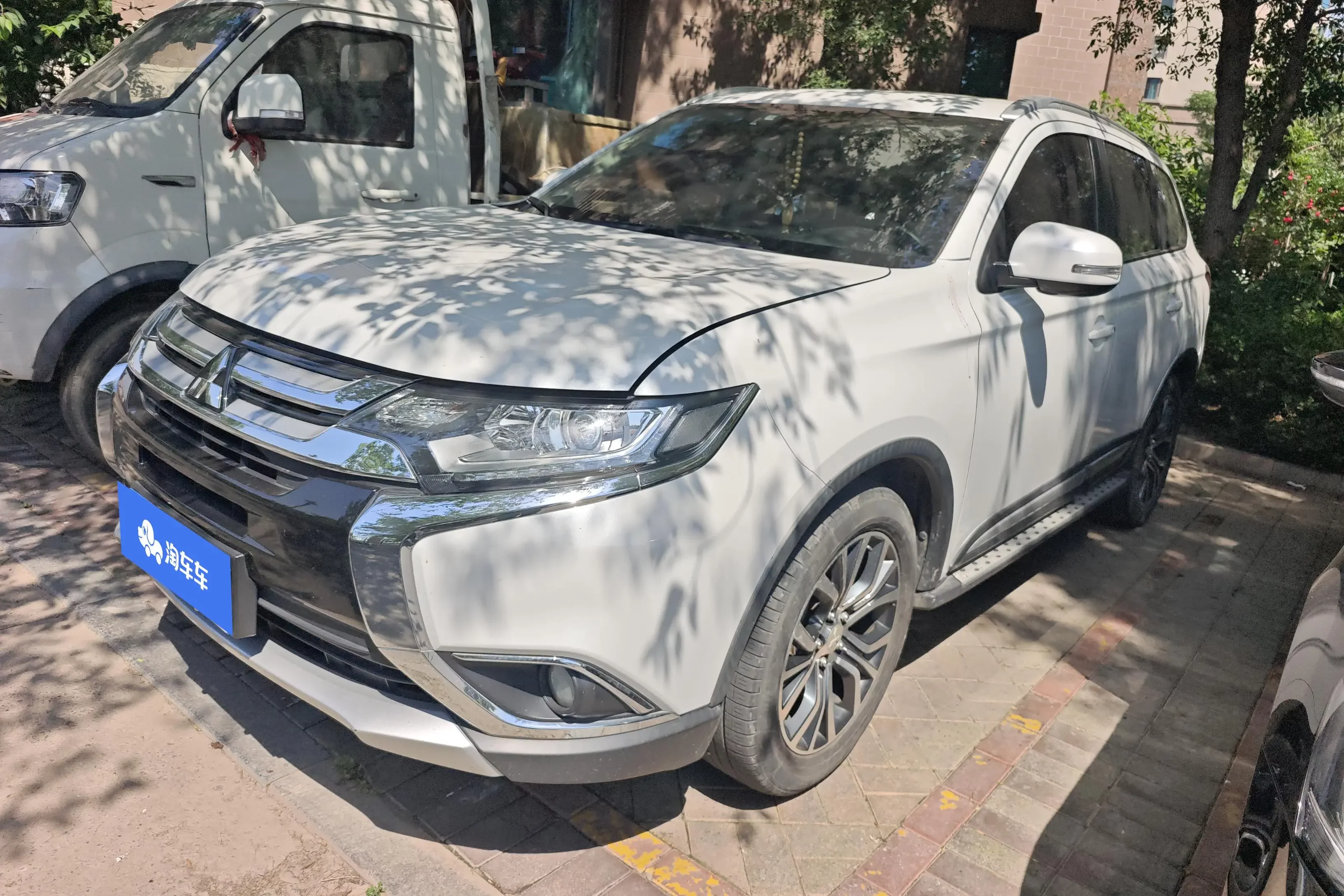 Mitsubishi Outlander  из Китая