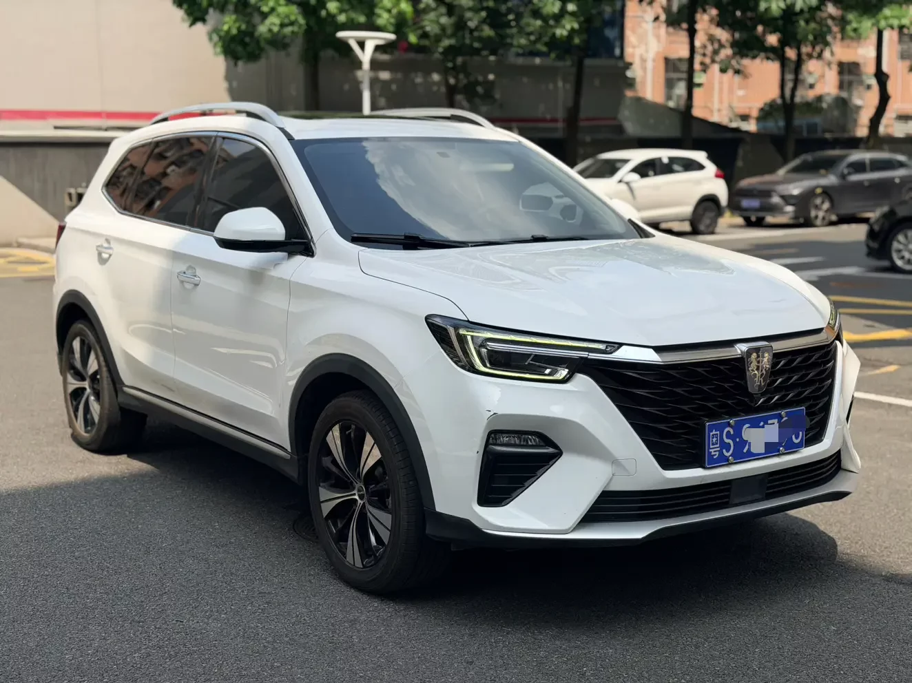 Roewe RX5