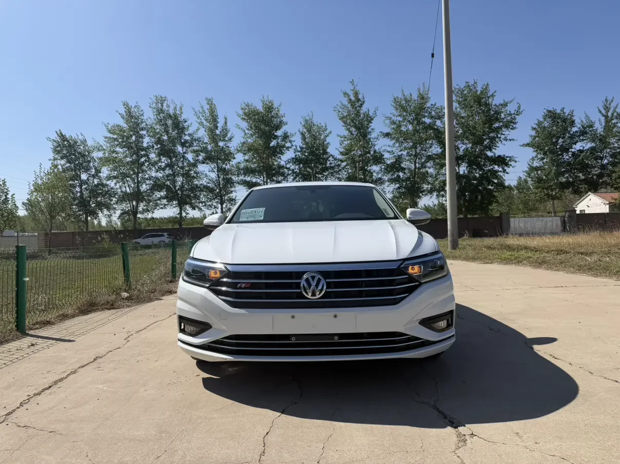 Volkswagen Sagitar