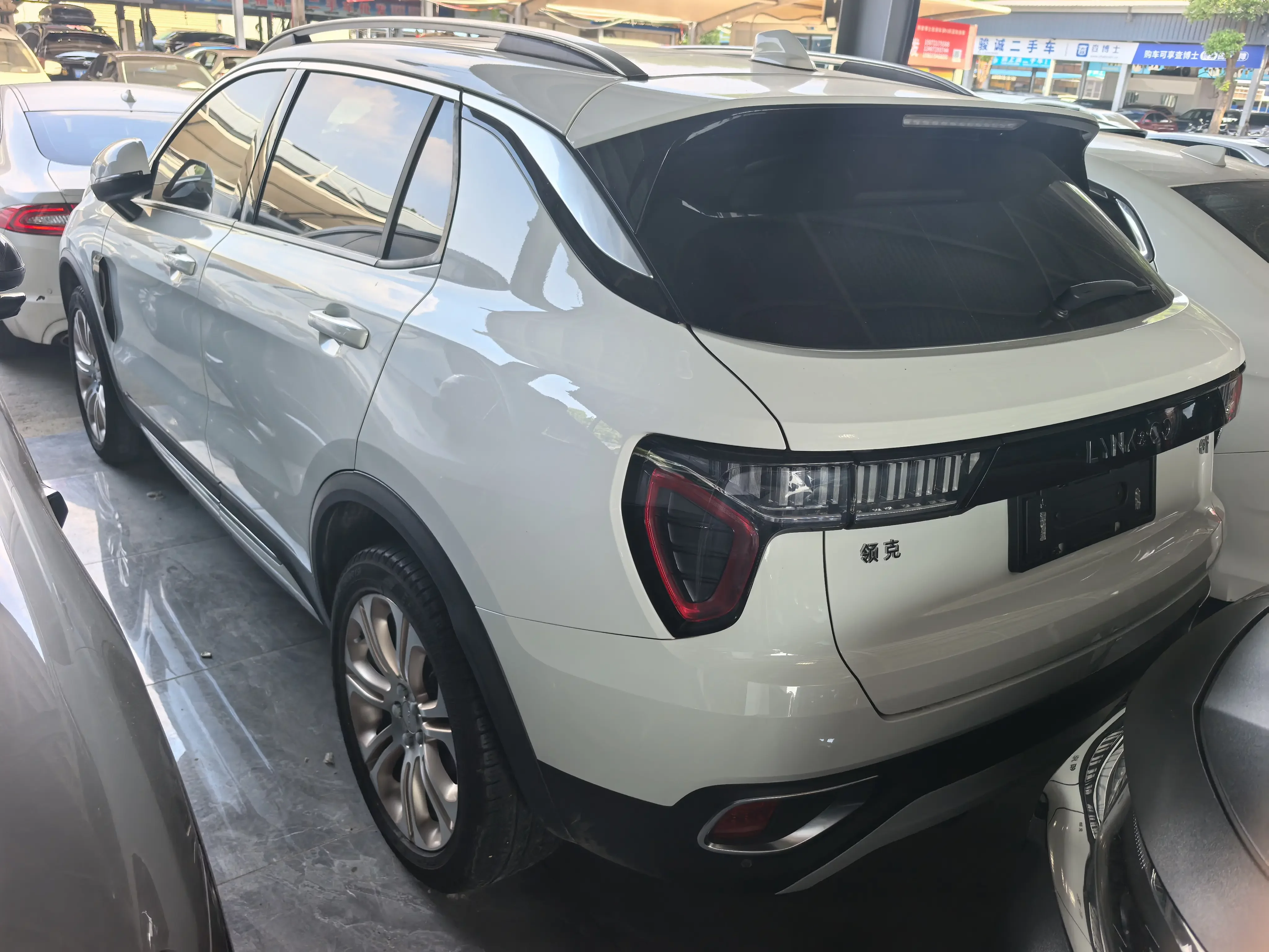 Lynk & Co 01
