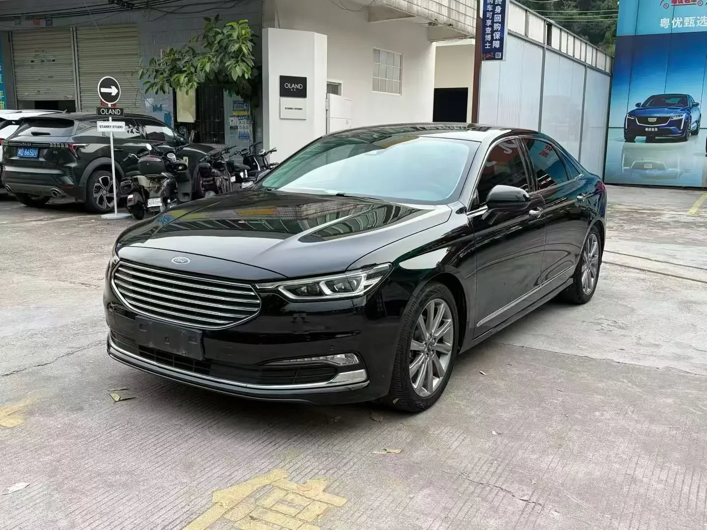 Ford Taurus