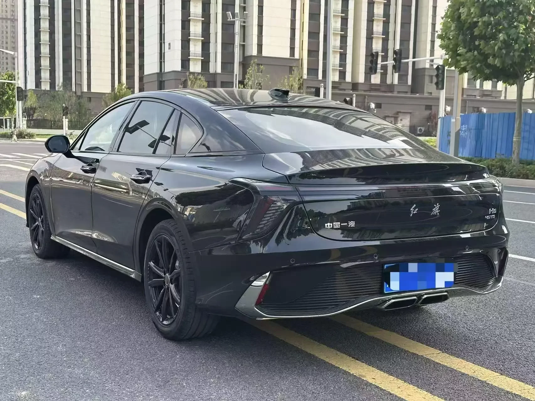 Hongqi H6