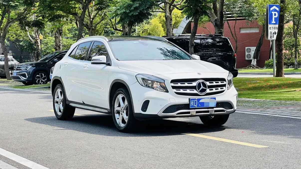 Mercedes-Benz GLA