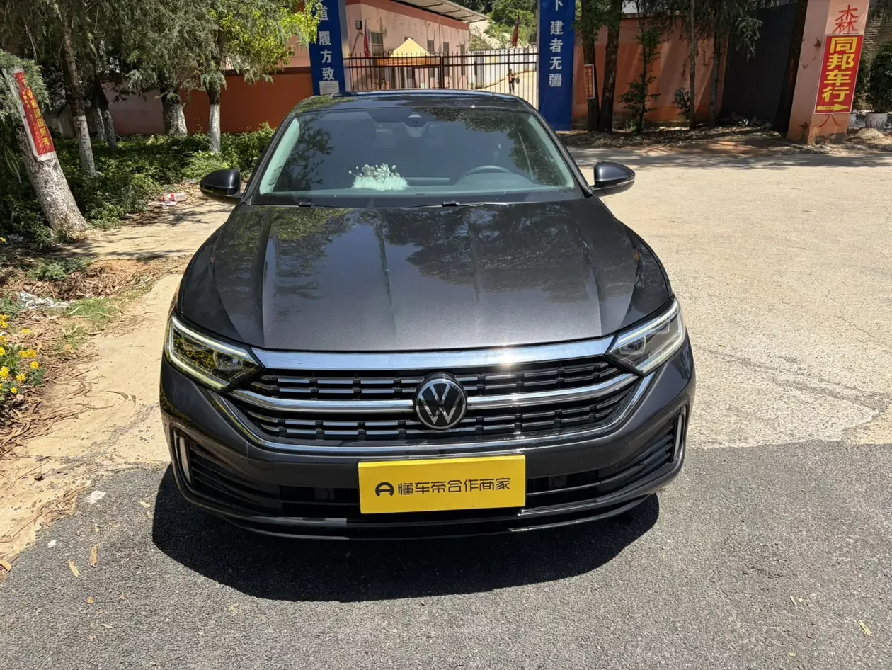 Volkswagen Sagitar