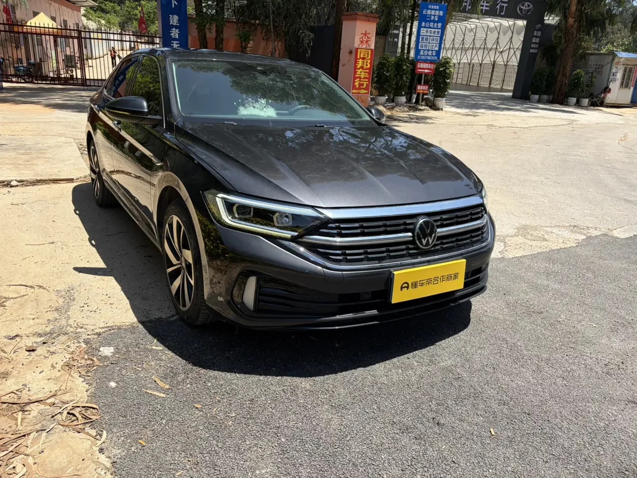 Volkswagen Sagitar