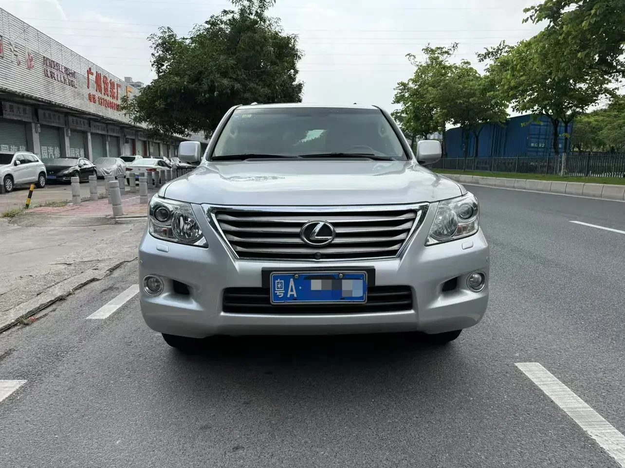 Lexus LX