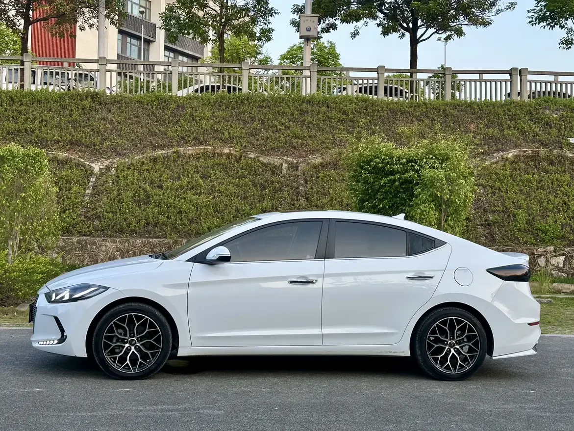Hyundai lead