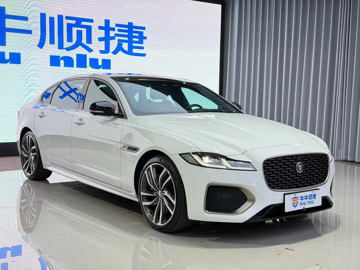 Jaguar XFL