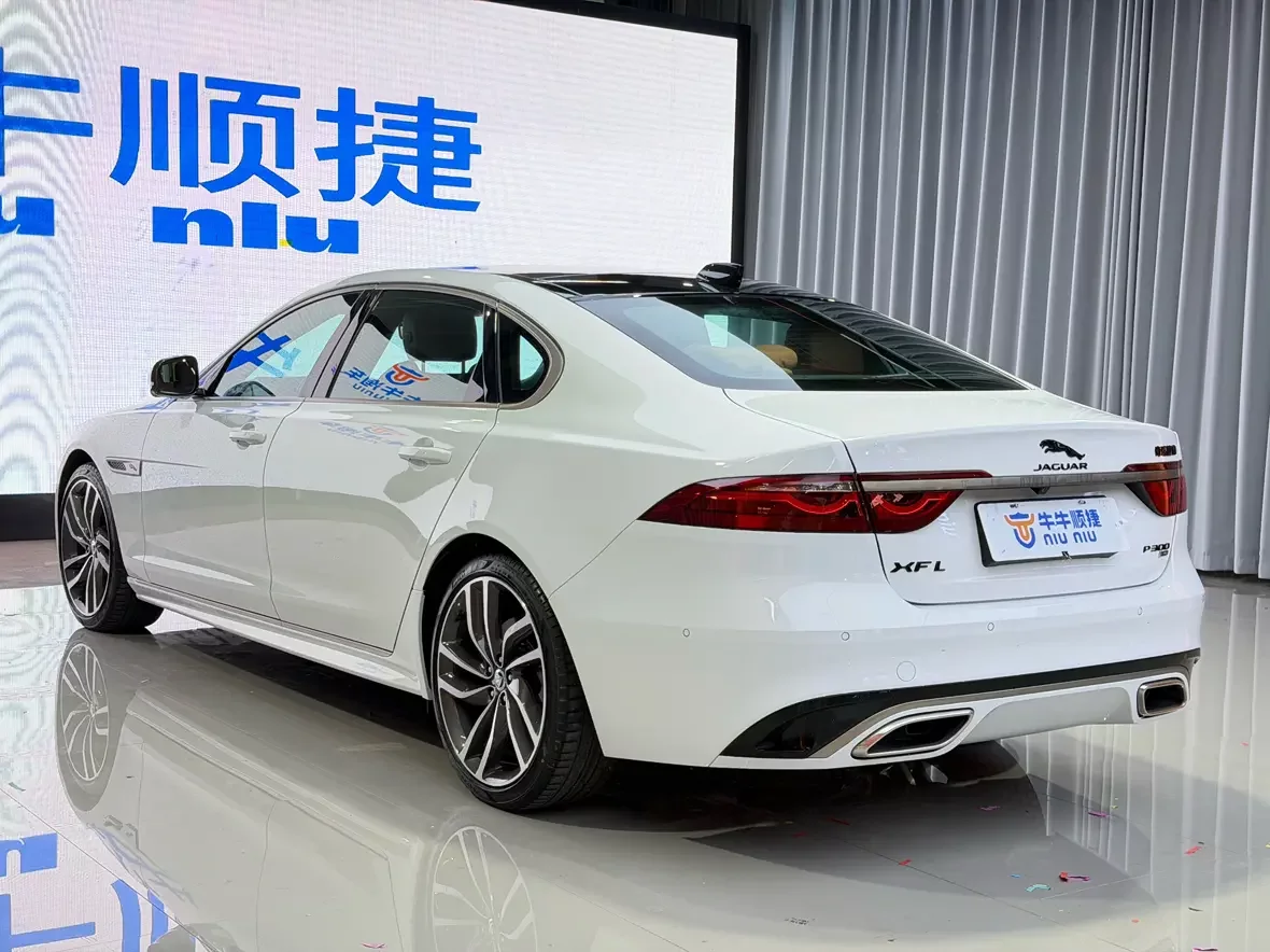 Jaguar XFL