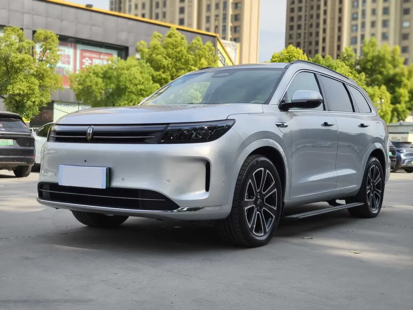 AITO M7 (Wenjie M7)  из Китая