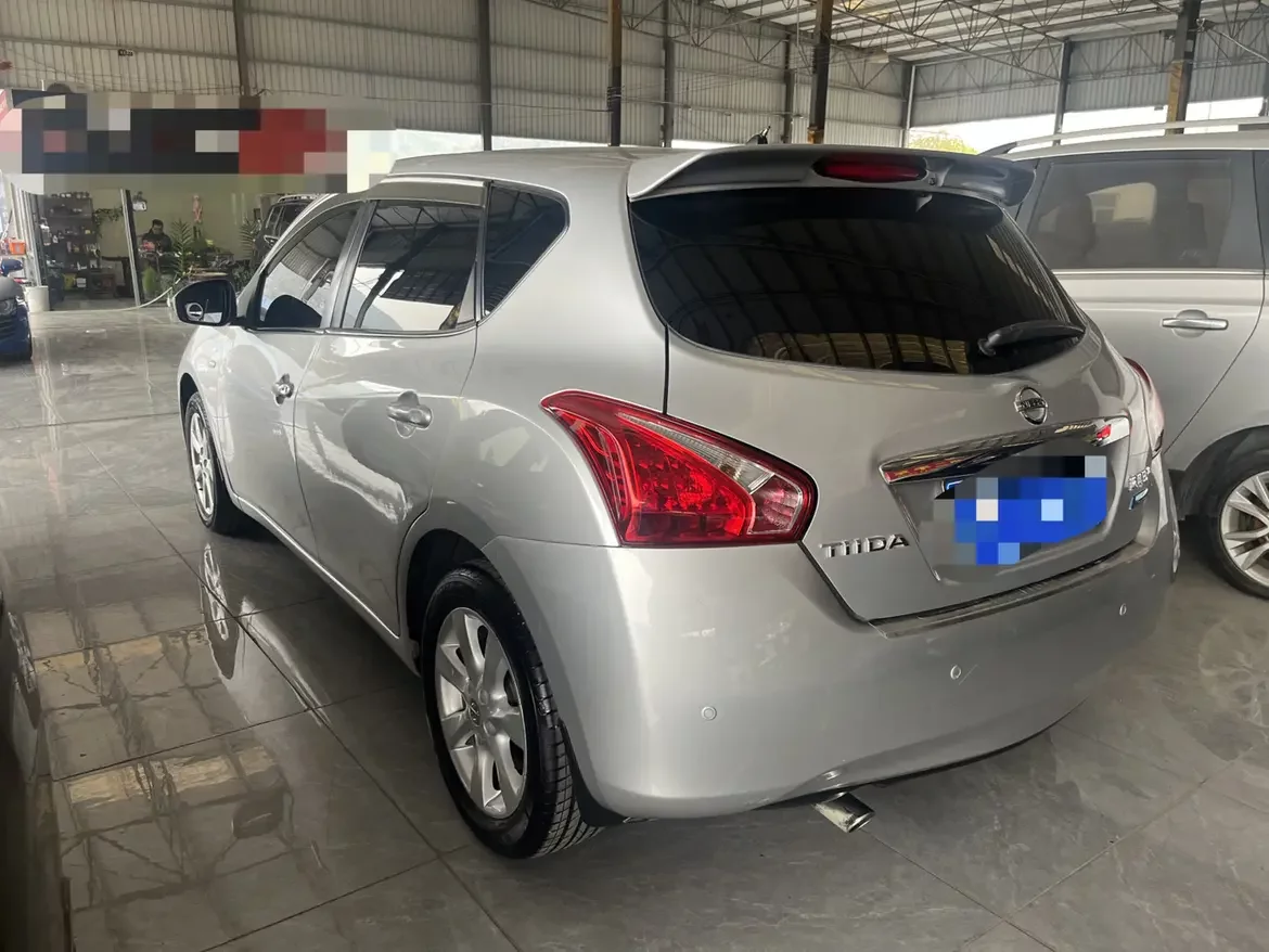 Nissan Tiida