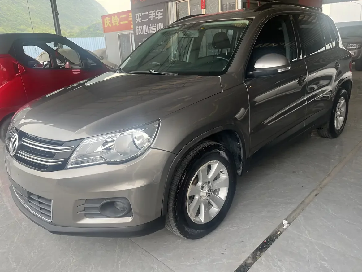 Volkswagen Tiguan (Tharu)