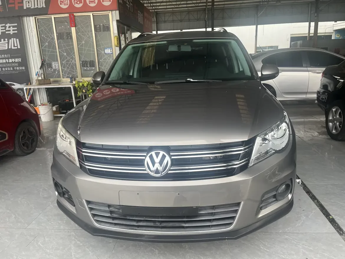 Volkswagen Tiguan (Tharu)