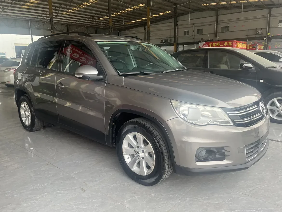 Volkswagen Tiguan (Tharu)