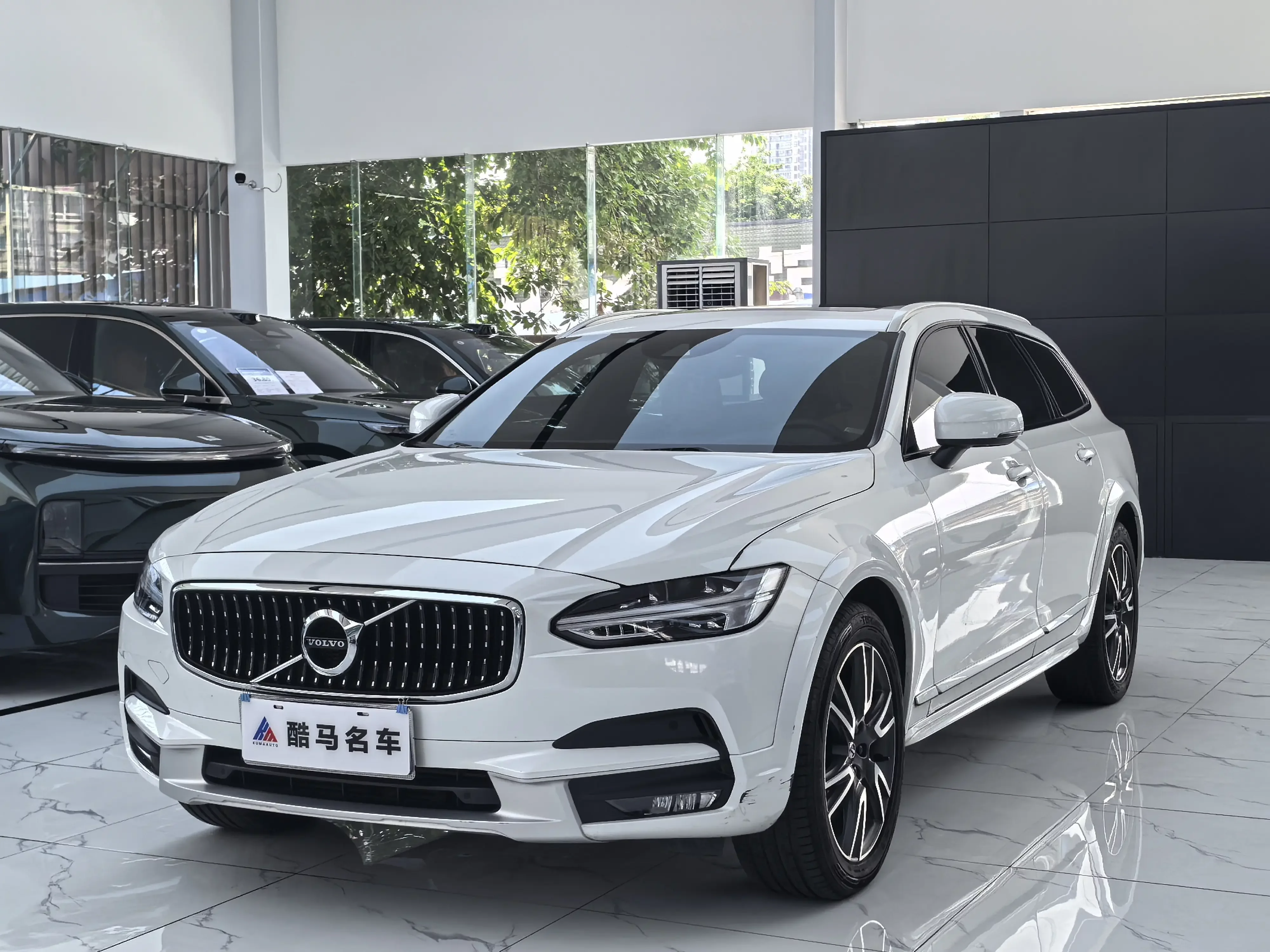 Volvo V90
