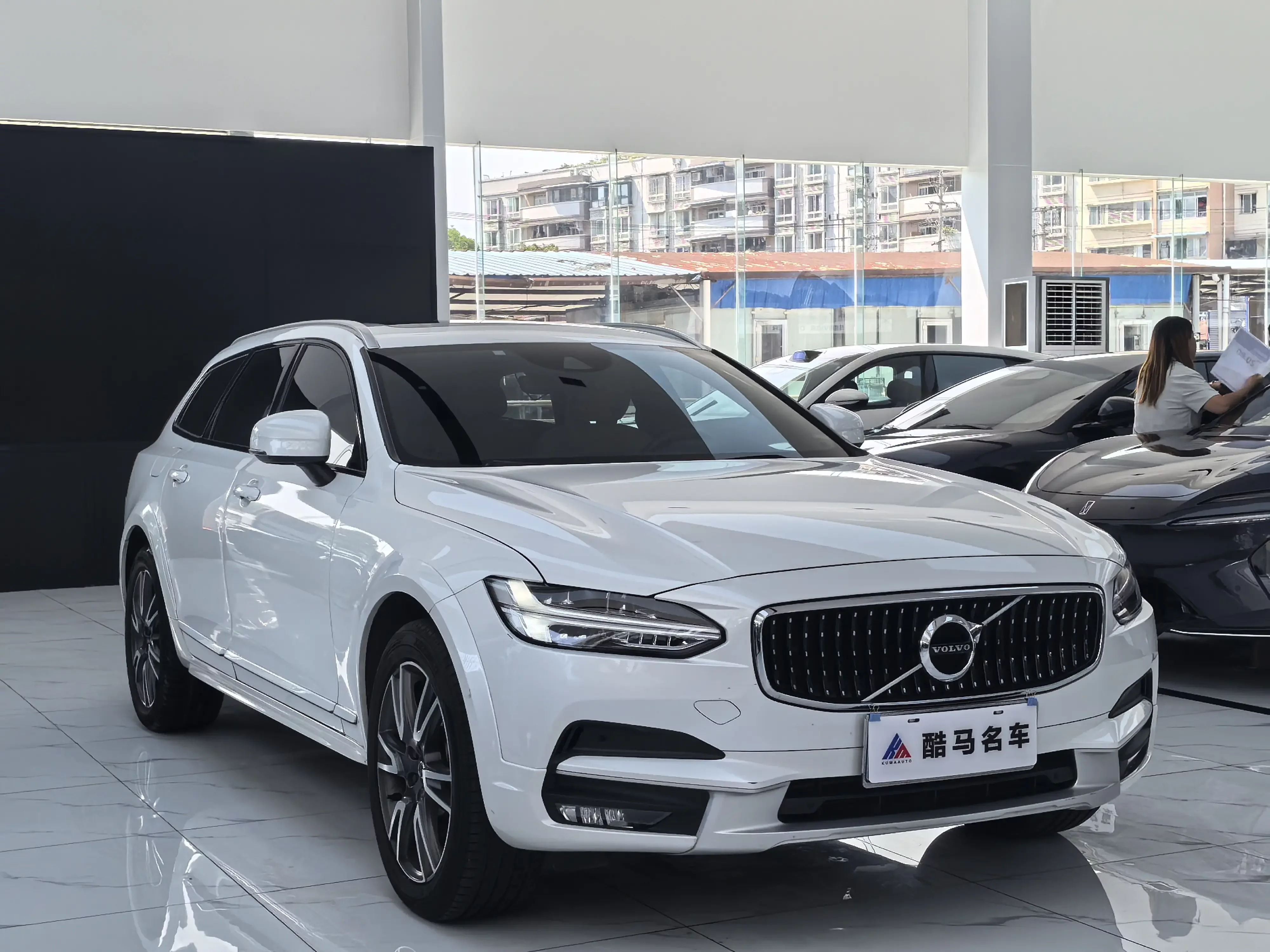 Volvo V90