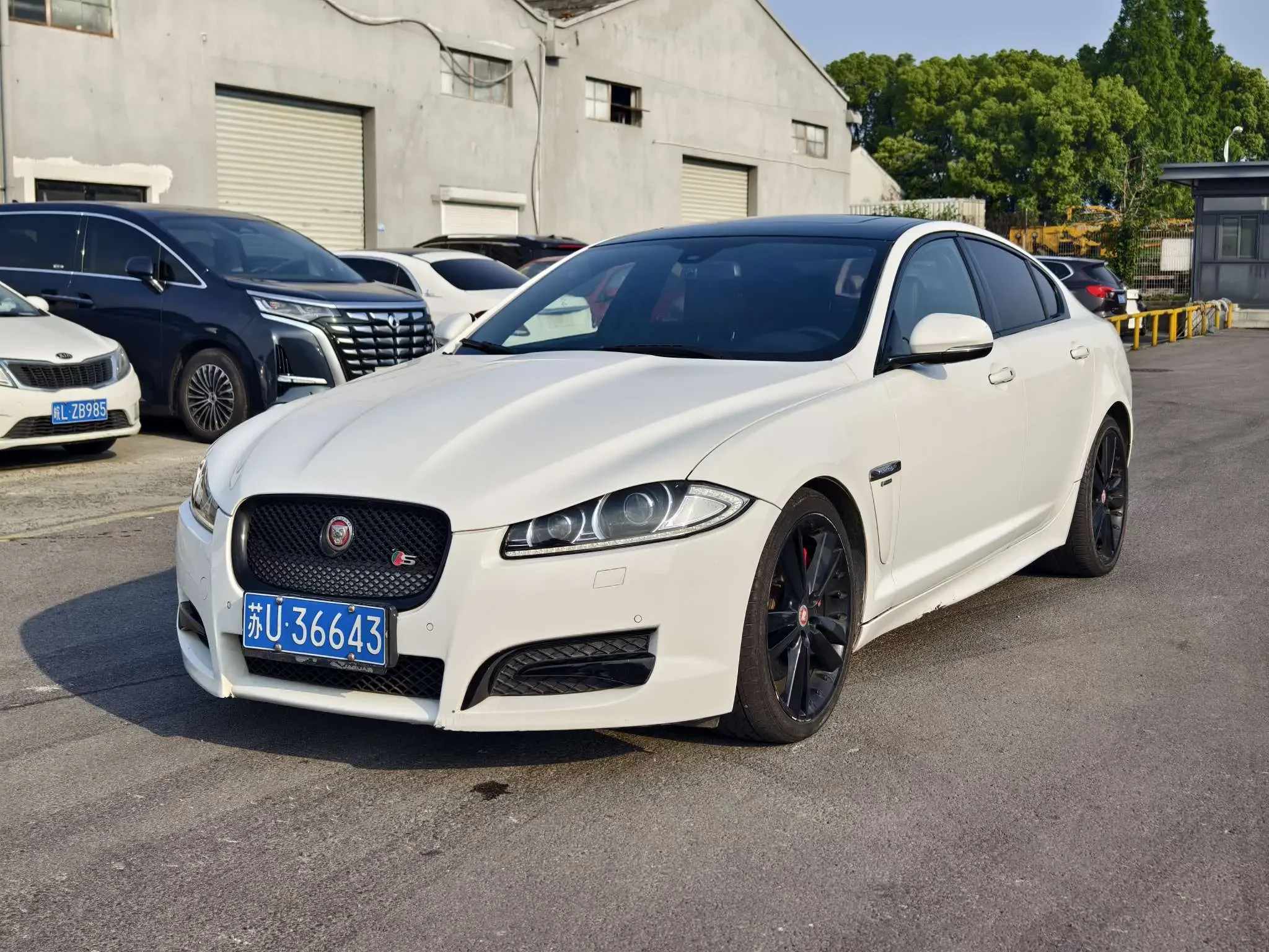 Jaguar XF