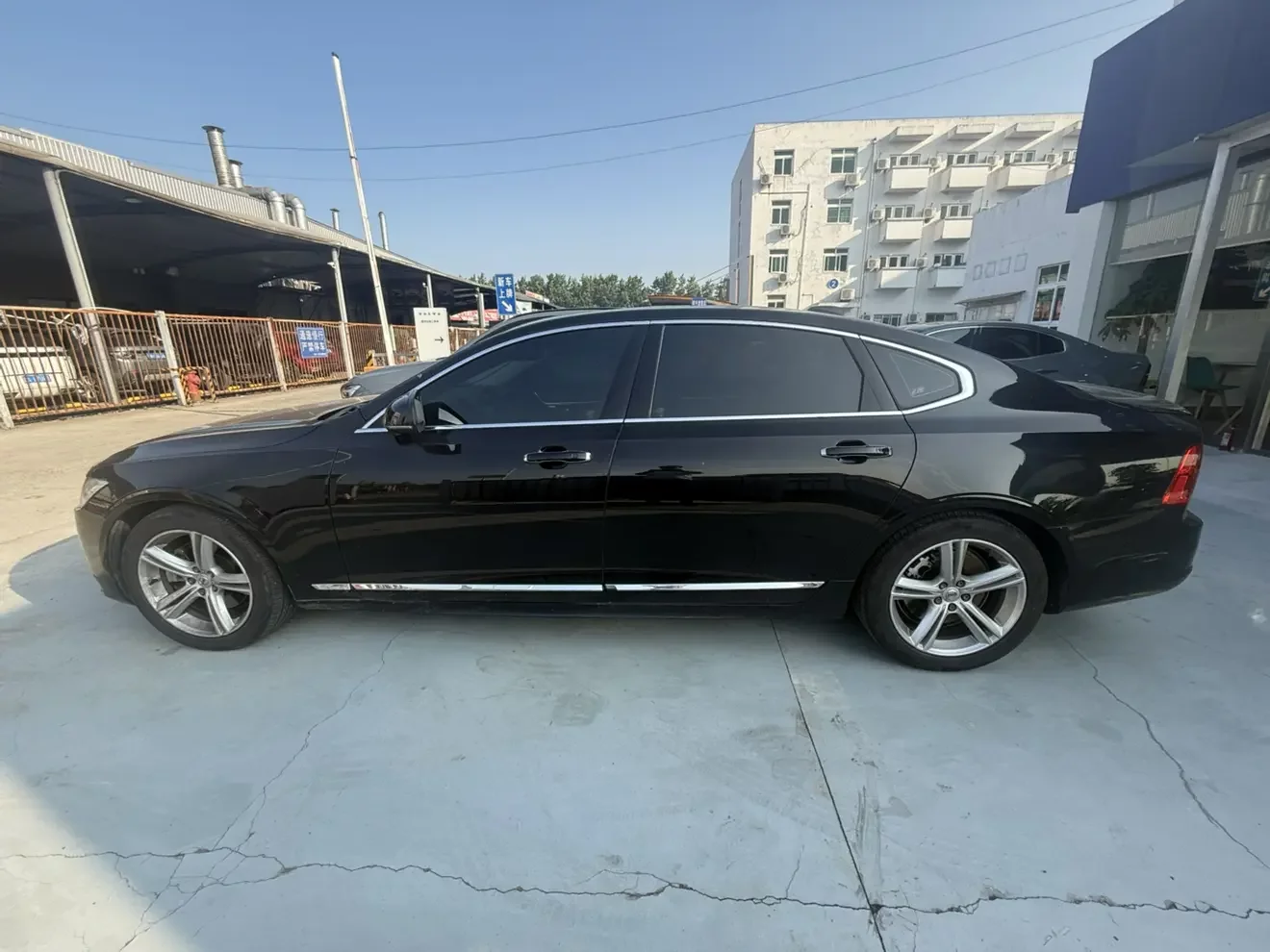 Volvo S90